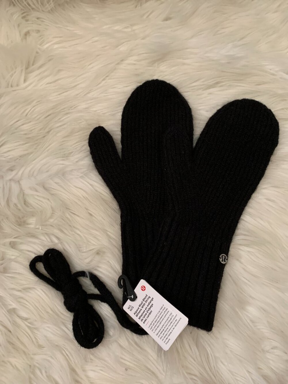 LULULEMON Alpaca Wool-Blend Mittens with Strings in Black Sz M/L